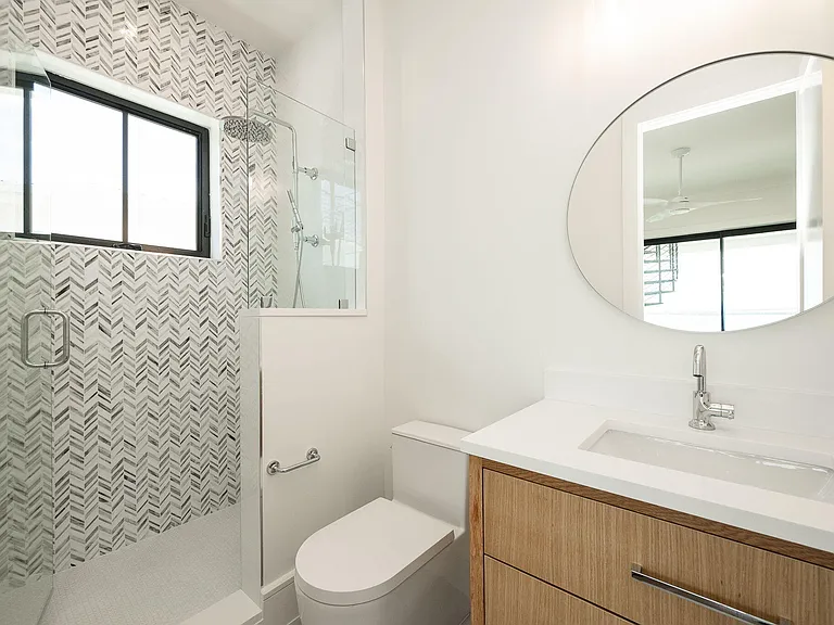 Seven Palms Cove primary bath